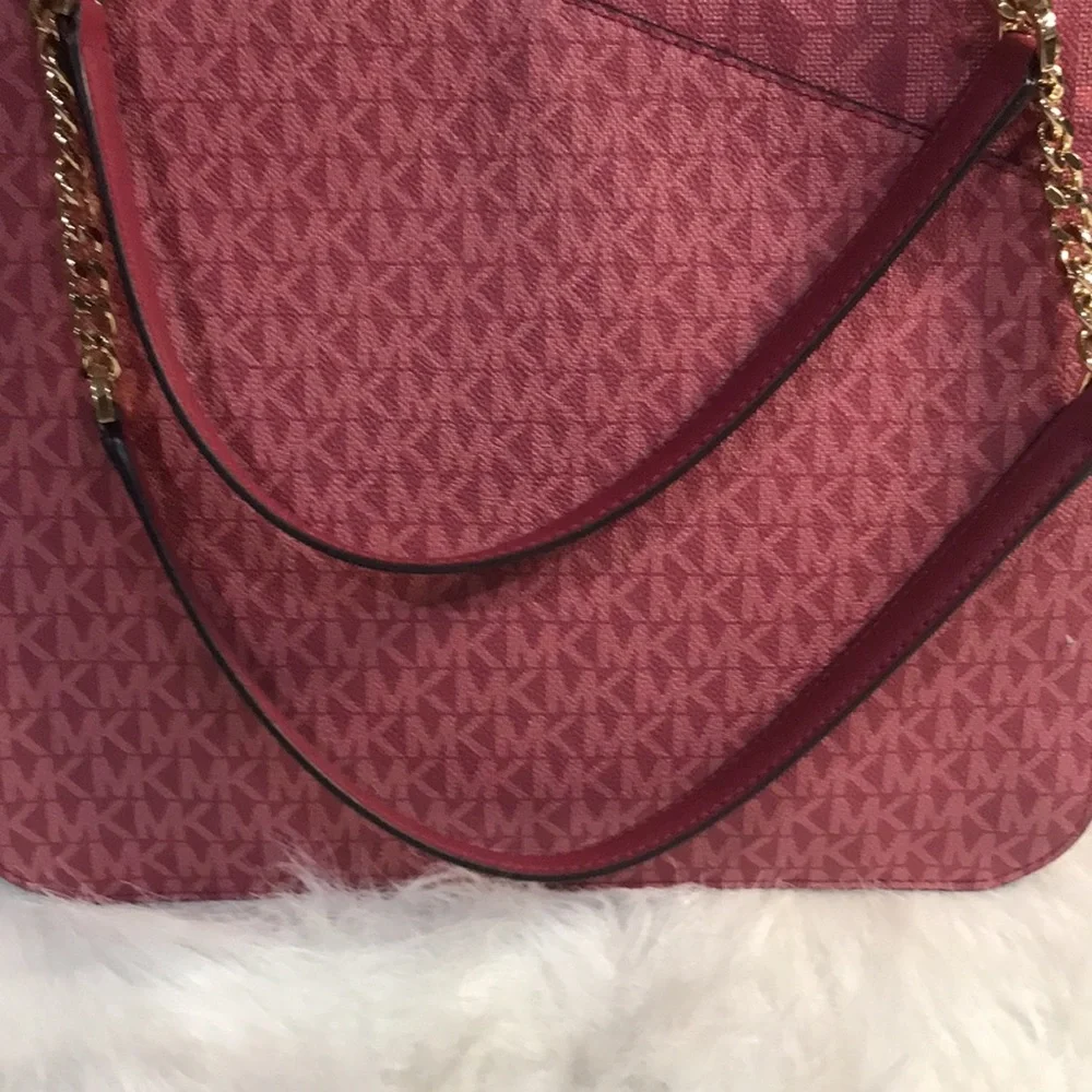 Michael Kors Jet Set Travel Large Chain Berry Color Shoulder Tote